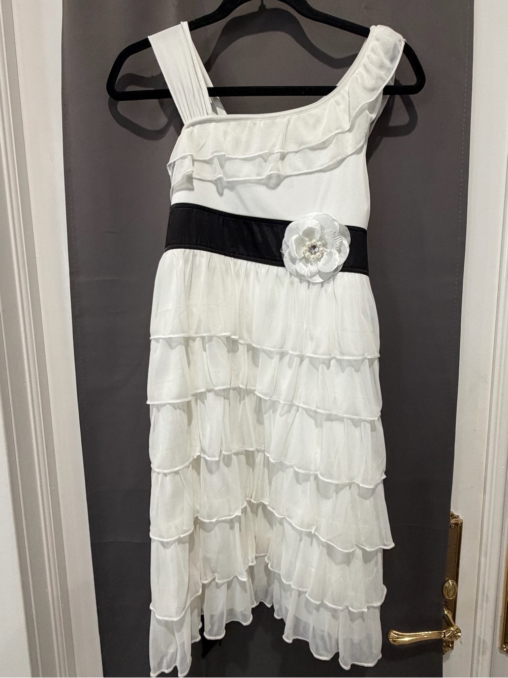 Sequin Hearts Size 16 White Black Tiered Ruffle Dress